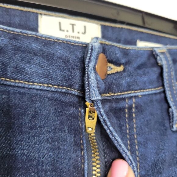 L.T.J. Letter to Juliet Size 28 Dark Verona Raw Frayed Step Diagonal Hem Jeans - Picture 5 of 10